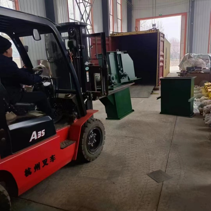 不銹鋼砂帶機打砂拋光流程_不銹鋼網帶打砂除銹機_打砂除銹機設備