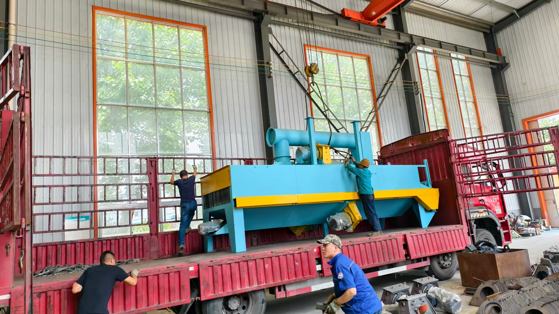 整車拋丸機_路面拋丸機施工全過程_汽車護欄拋丸打砂機