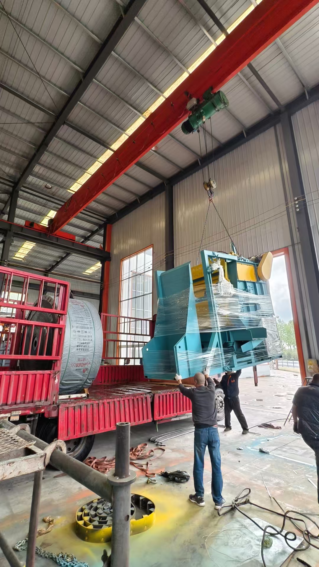 臺車式拋丸除銹機_大型鋼板除銹拋丸機_拋丸除銹工作原理